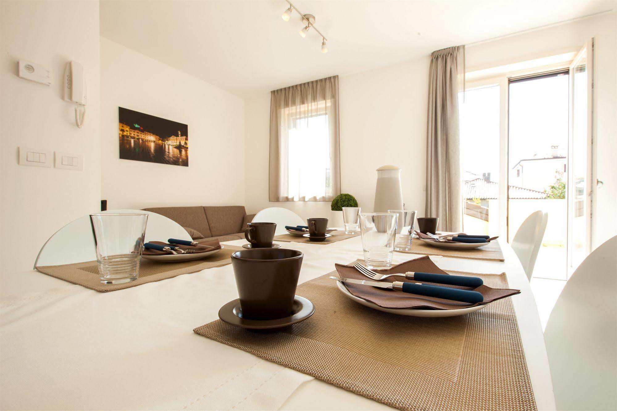 Urban Homy Gorizia Acomodação com café da manhã Exterior foto