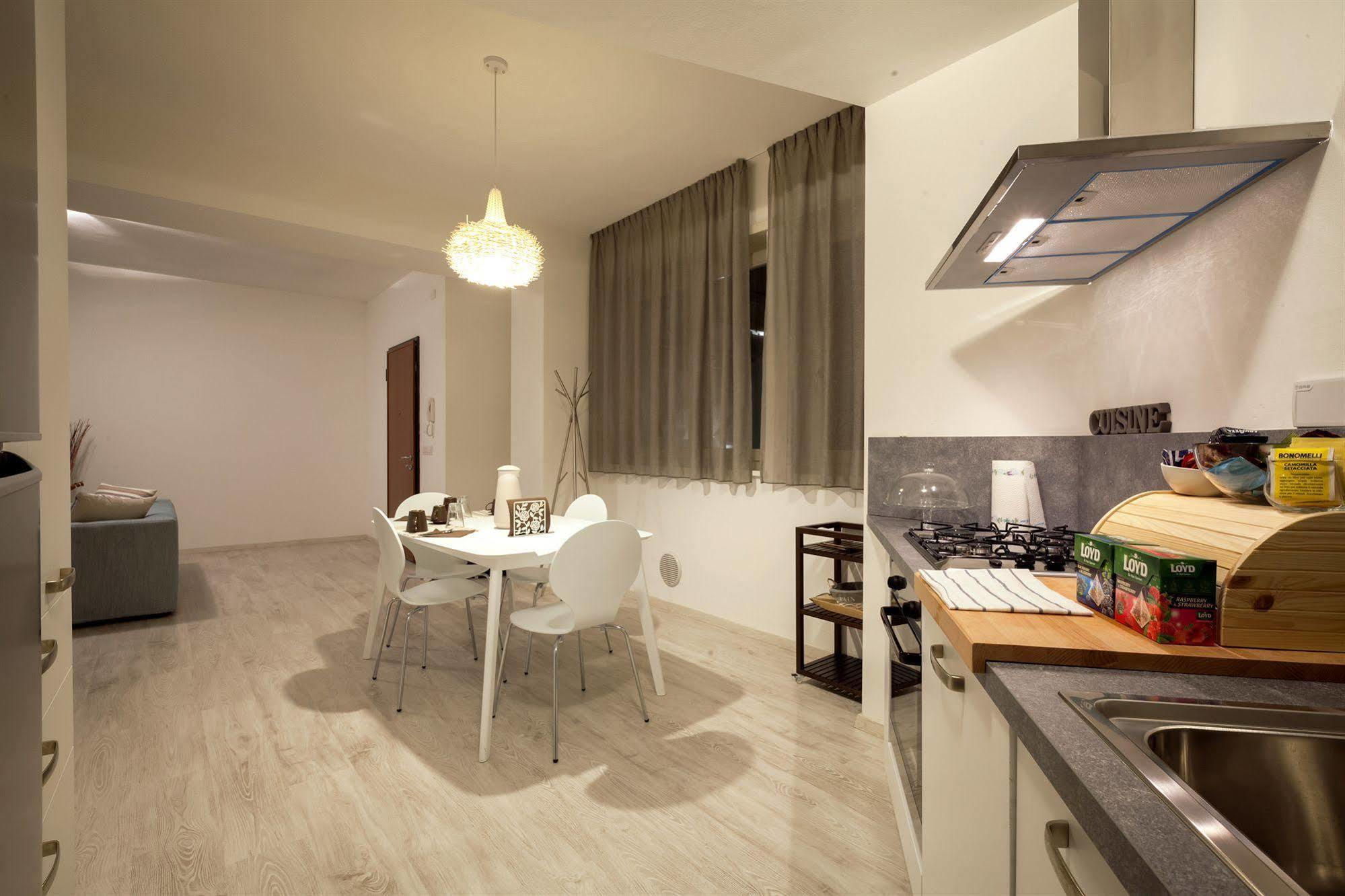 Urban Homy Gorizia Acomodação com café da manhã Exterior foto