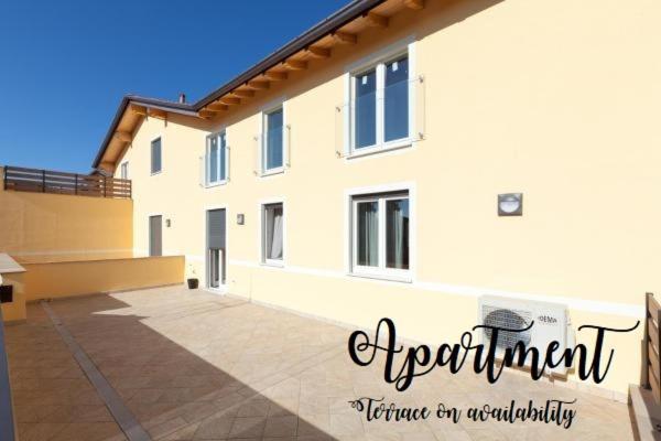 Urban Homy Gorizia Acomodação com café da manhã Exterior foto